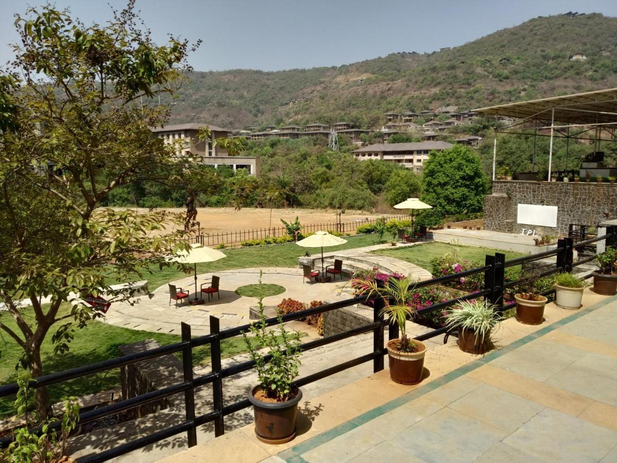 Hotel Celebration Lavasa Exterior foto